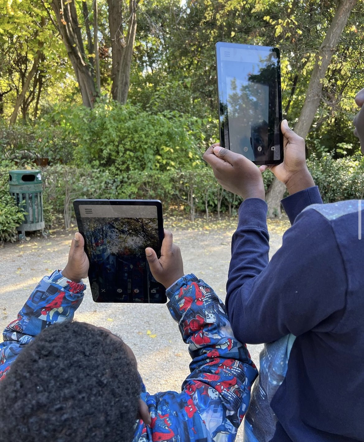 Visit at the exhibition “Seeing the invisible” and picnic at the National Gardens of Athens kids living under the care The Home Project
