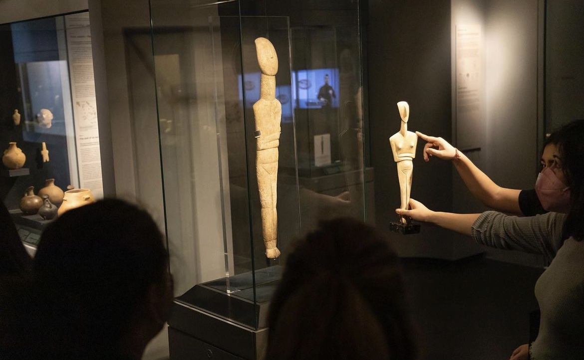 Το Μum Institute διοργάνωσε ξενάγηση στο Μουσείο Κυκλαδικής Τέχνης και καλλιτεχνικό εργαστήριο πηλού στο πλαίσιο του Προγράμματος Επαγγελματικής Ενδυνάμωσης για την Παιδόπολη Αγία Βαρβάρα